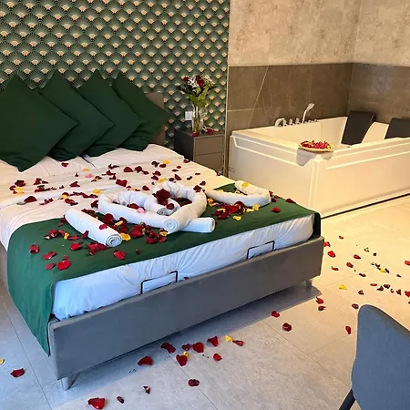 Luxury Jacuzzi - Rhome 4*